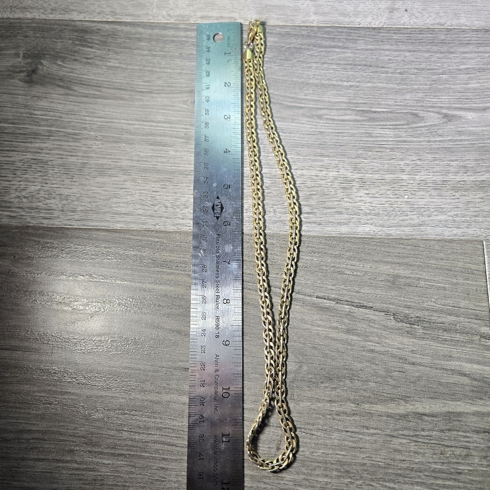 Elegant Gold Chain Necklace Costume Jewelry - Picture 4 of 4
